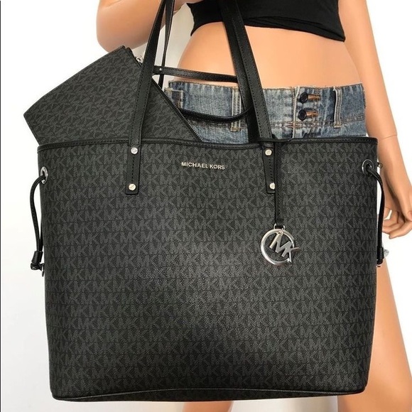 Micheal Kors Large Black Tote Bag - Picture 1 of 6